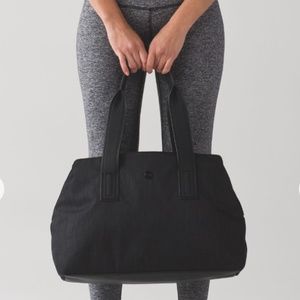 NWT Lululemon Go Getter Travel Bag